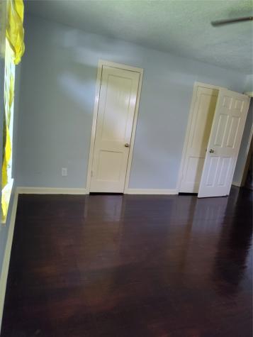 4817 Maggie Street Houston TX 77033