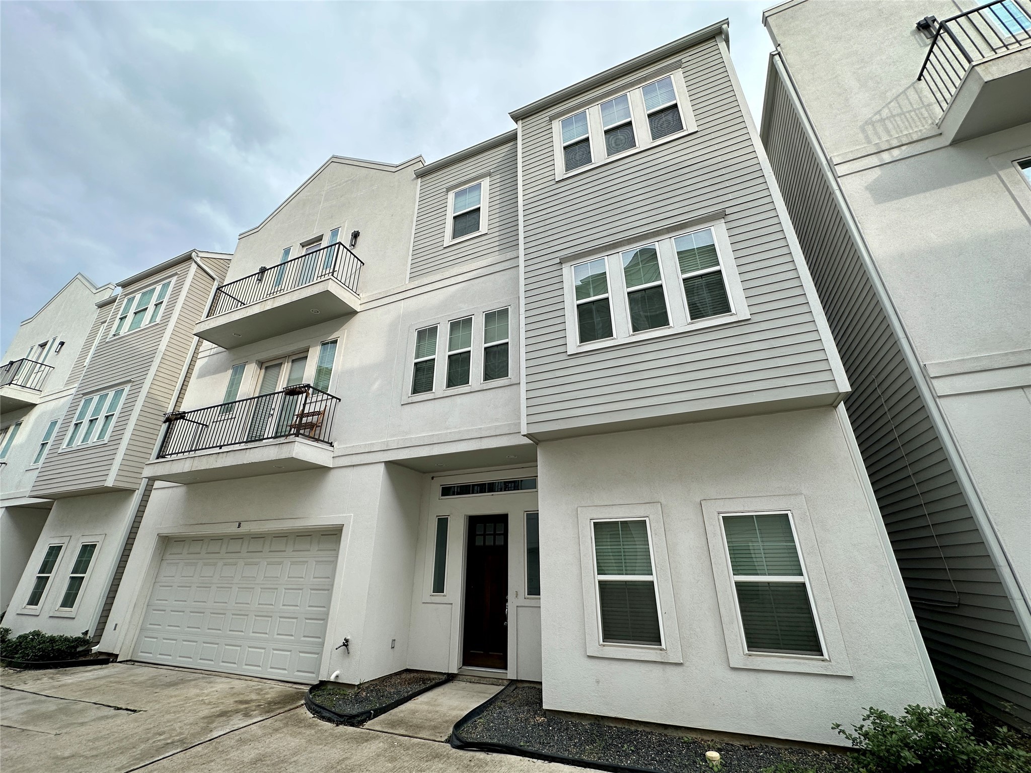 955 W 24th Street B Houston TX 77008