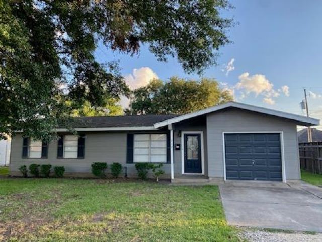 212 S 5th Street Nederland TX 77627