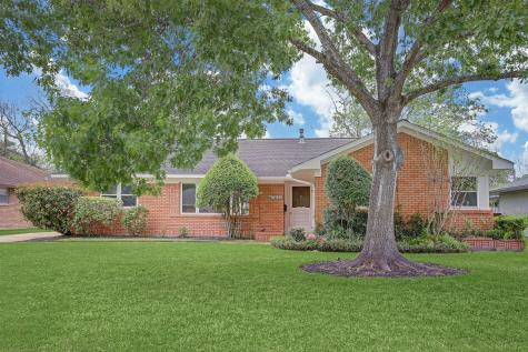 5022 Redstart Street Houston TX 77035