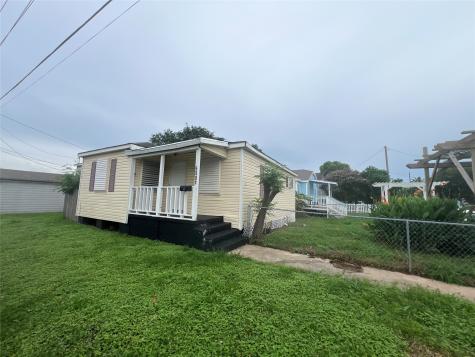 5501 Menard Avenue Galveston TX 77551