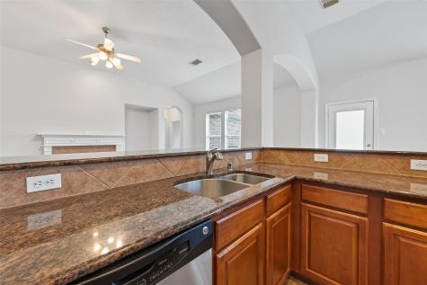 78 S Archwyck Circle Houston TX 77382