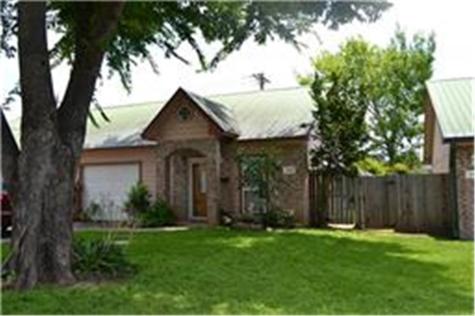 838 Tangle Oaks Drive Bellville TX 77418