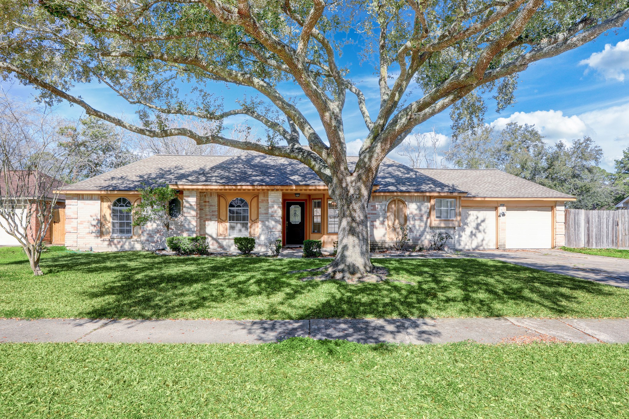 804 Buckingham Drive Friendswood TX 77546