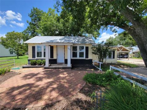 1713 Lauraine Street Brenham TX 77833
