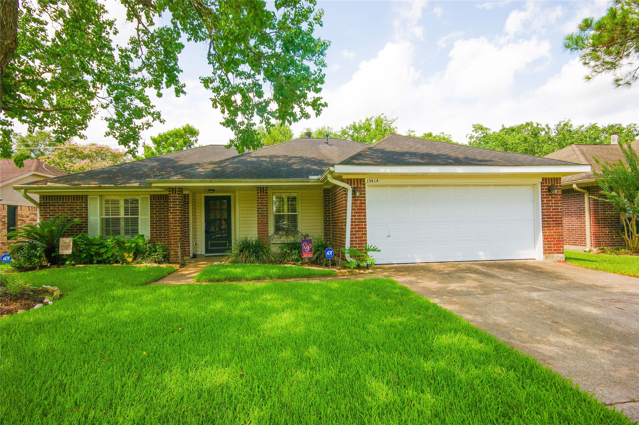 15614 Pilgrim Hall Drive Friendswood TX 77546