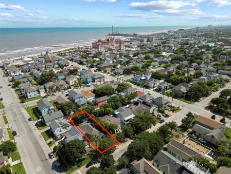 1805 Avenue N 1/2 Galveston TX 77550