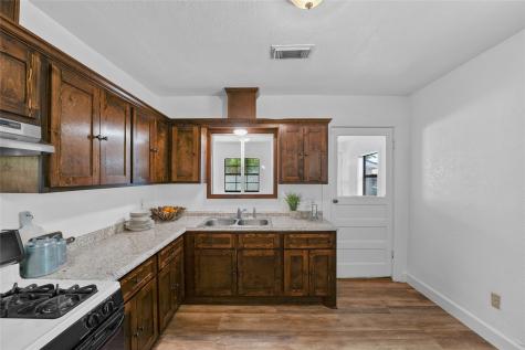 1805 Avenue N 1/2 Galveston TX 77550