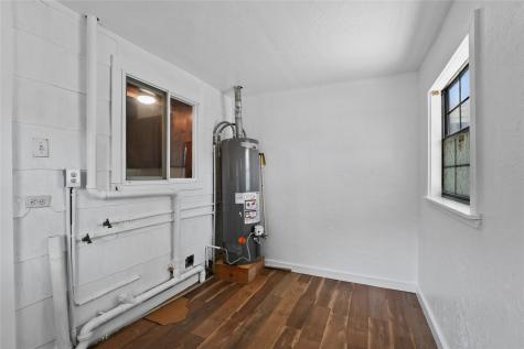 1805 Avenue N 1/2 Galveston TX 77550