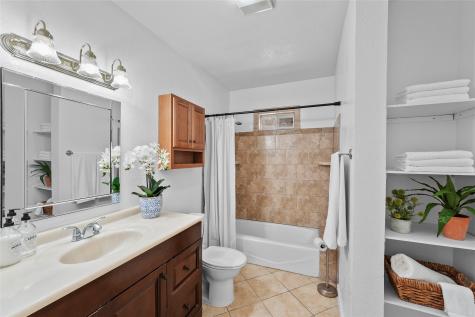 1805 Avenue N 1/2 Galveston TX 77550