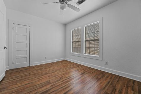 1805 Avenue N 1/2 Galveston TX 77550