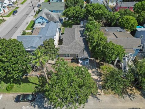 1805 Avenue N 1/2 Galveston TX 77550
