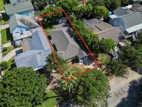 1805 Avenue N 1/2 Galveston TX 77550