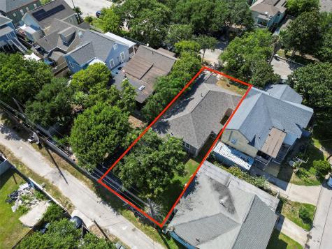 1805 Avenue N 1/2 Galveston TX 77550