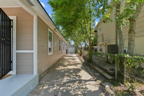 1805 Avenue N 1/2 Galveston TX 77550