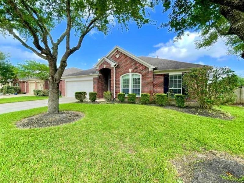 2215 Cambridge Shores Lane Pearland TX 77584