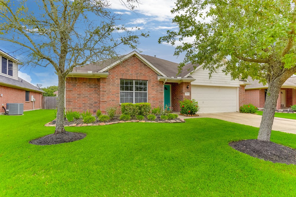 5413 Caprock Drive Pearland TX 77584