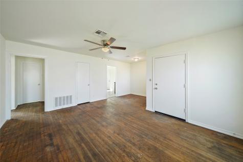 1417 14th Avenue N Texas City TX 77590