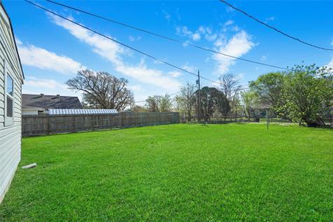 1417 14th Avenue N Texas City TX 77590