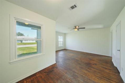 1417 14th Avenue N Texas City TX 77590