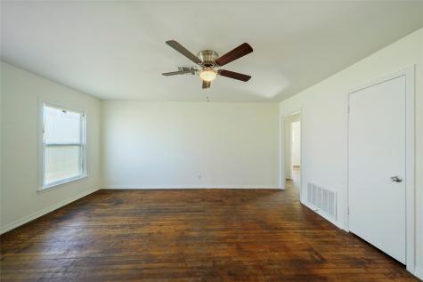 1417 14th Avenue N Texas City TX 77590