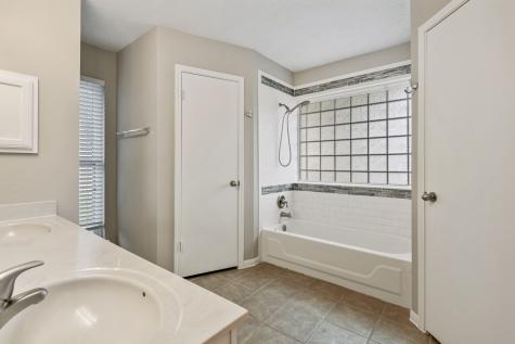 8623 Greenleaf Lake Drive Houston TX 77095