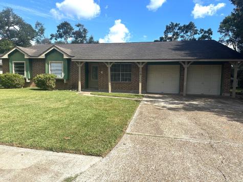 109 Pine Street Lake Jackson TX 77566