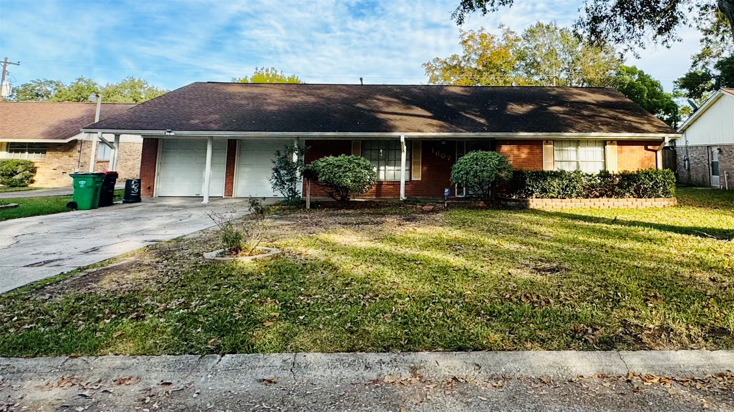 1607 Hartt Street Baytown TX 77520