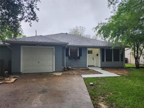 1705 Frost Street Rosenberg TX 77471
