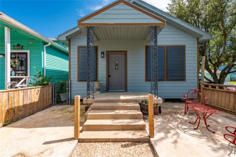 4927 Avenue O 1/2 Galveston TX 77551