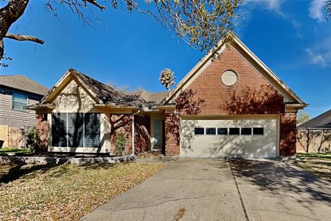 3911 Fernwood Drive Pearland TX 77584