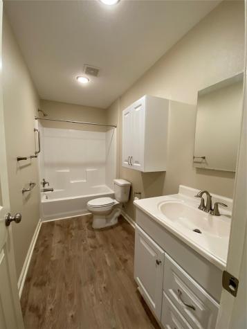 140 Huisache Street Lake Jackson TX 77566