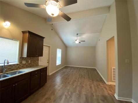 140 Huisache Street Lake Jackson TX 77566