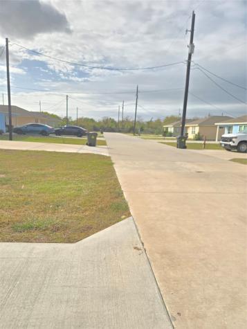 2724 Avenue D 11 San Leon TX 77539
