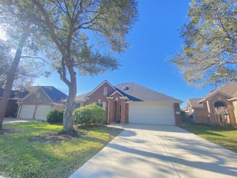 3738 Crescent Drive Pearland TX 77584