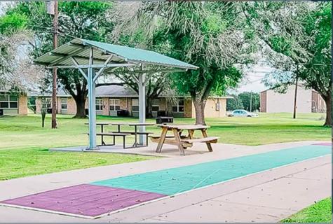 308 N East Street Weimar TX 78962