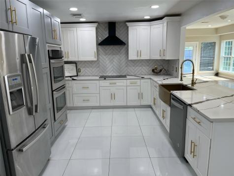 6103 Hummingbird Street Houston TX 77096