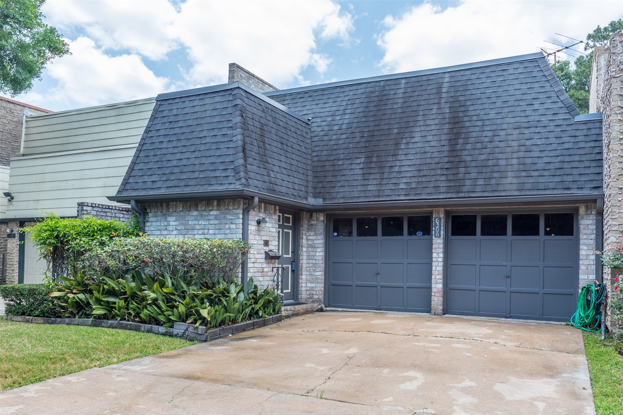6306 1st Street Bellaire TX 77401