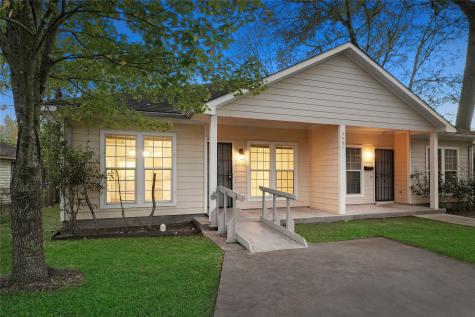 5502 Finch Street B Houston TX 77028