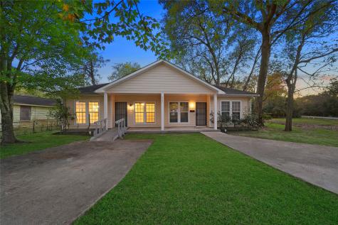 5502 Finch Street B Houston TX 77028