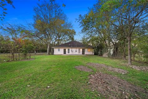5502 Finch Street B Houston TX 77028