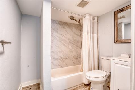 1917 Avenue M 1/2 Galveston TX 77550