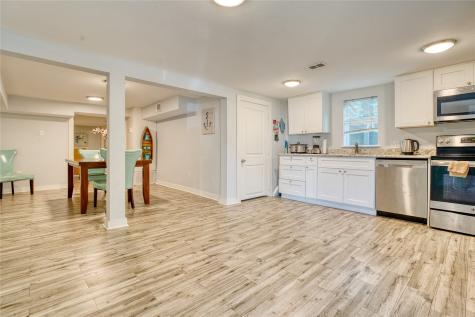1917 Avenue M 1/2 Galveston TX 77550