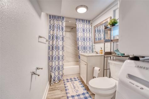 1917 Avenue M 1/2 Galveston TX 77550
