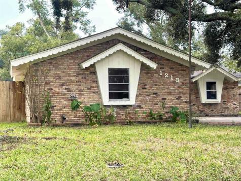 1213 Connie Street Alvin TX 77511