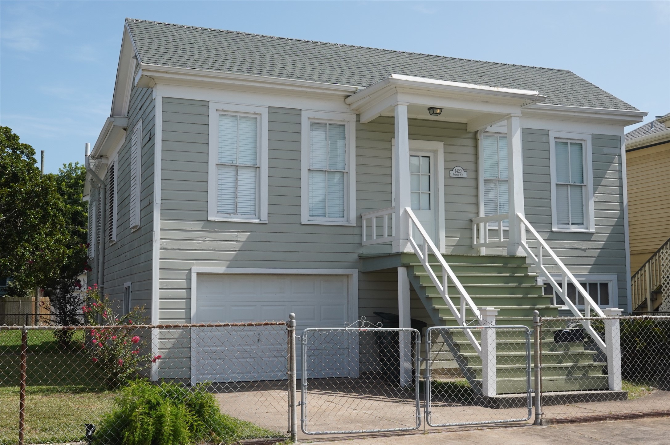 1423 Avenue M 1/2 Galveston TX 77550
