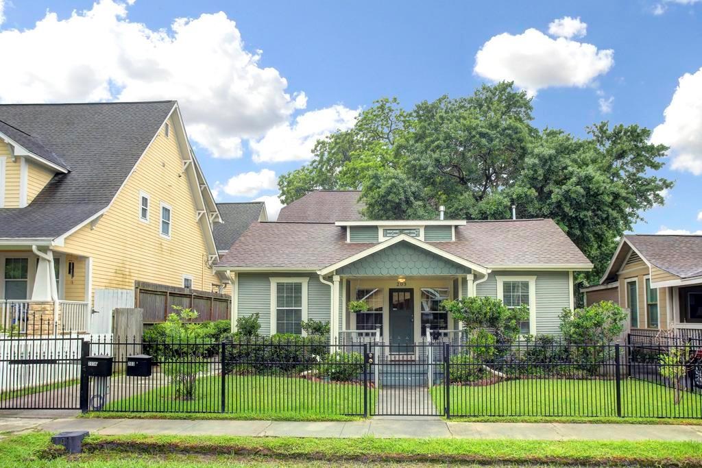 203 Northwood Street Houston TX 77009
