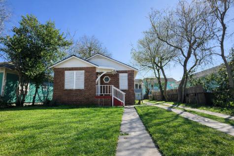 4917 Avenue R 1/2 Galveston TX 77551