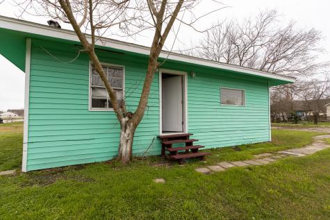 629 13th Avenue N Texas City TX 77590