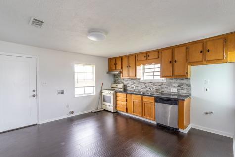 629 13th Avenue N Texas City TX 77590